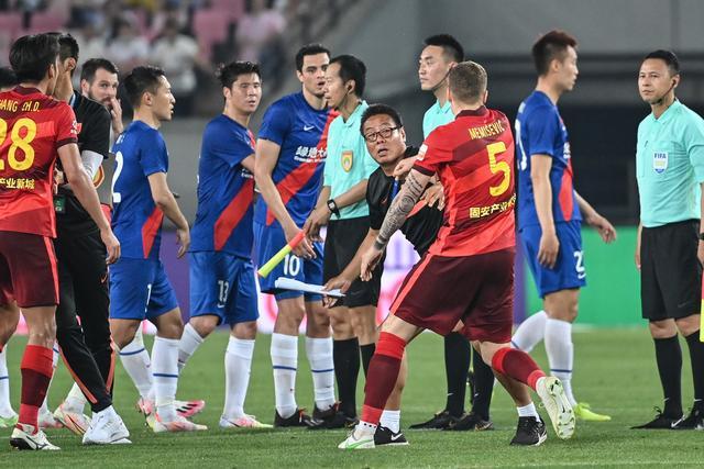 于汉超：我右膝经历过6次手术 最折磨的就是心理