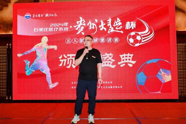 西甲-莱万多夫斯基梅开二度 巴萨2-1阿拉维斯